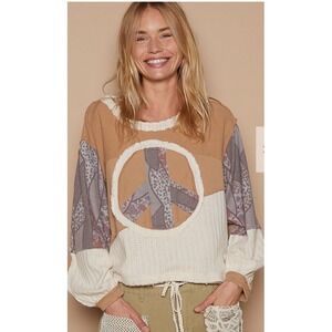 POL Tyler Peace Sign Sweatshirt Boutique BOHO Terry Top in Latte NEW Sz M